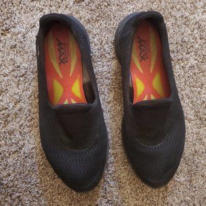 Skechers Goga Max | Women's | Size 7